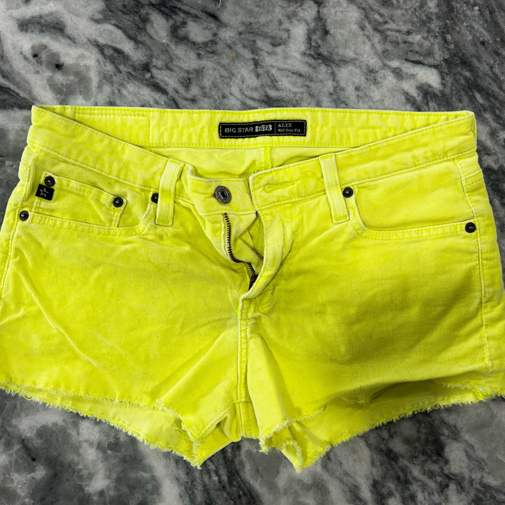 Big Star size 29 yellow shorts